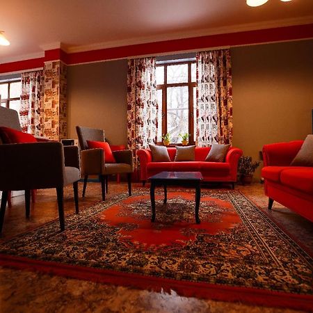 Mountain Road Hostel Ałma Ata Zewnętrze zdjęcie