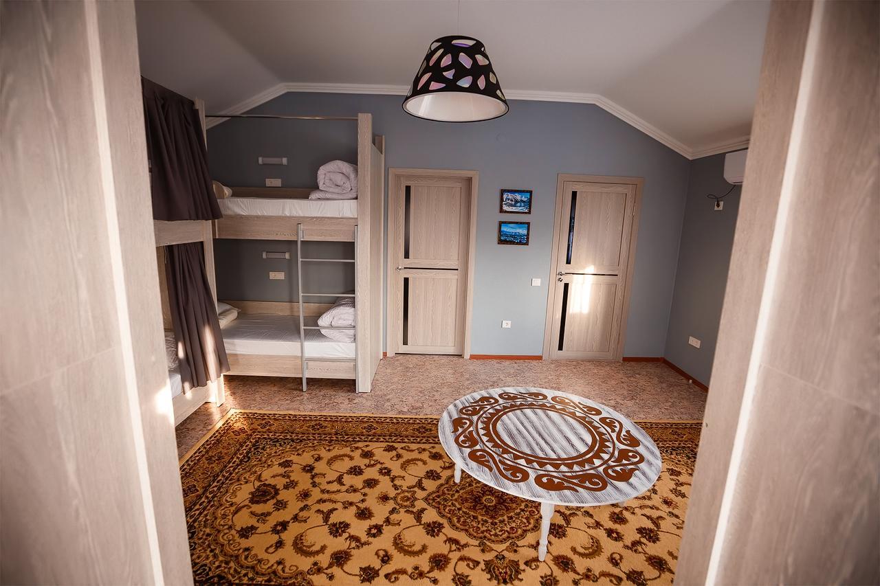 Mountain Road Hostel Ałma Ata Zewnętrze zdjęcie