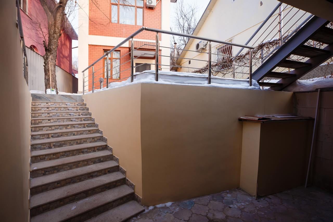 Mountain Road Hostel Ałma Ata Zewnętrze zdjęcie