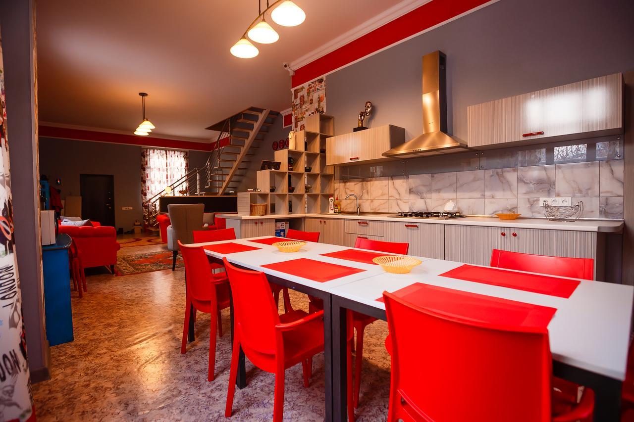 Mountain Road Hostel Ałma Ata Zewnętrze zdjęcie