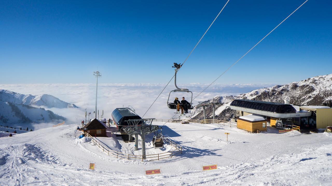 Mountain Road Hostel Ałma Ata Zewnętrze zdjęcie