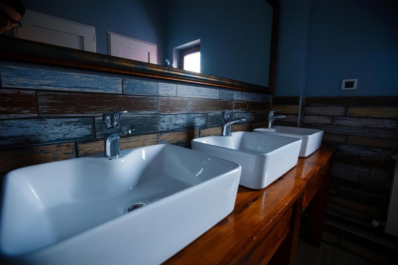 Mountain Road Hostel Ałma Ata Zewnętrze zdjęcie