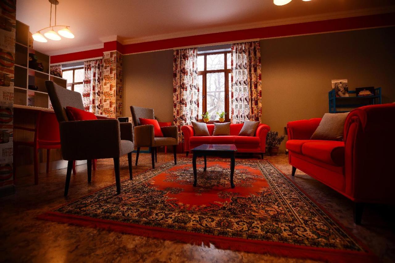 Mountain Road Hostel Ałma Ata Zewnętrze zdjęcie